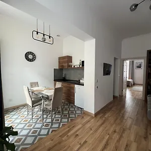 Апартаменты Fiesta On Franka 2br-6p, Львов